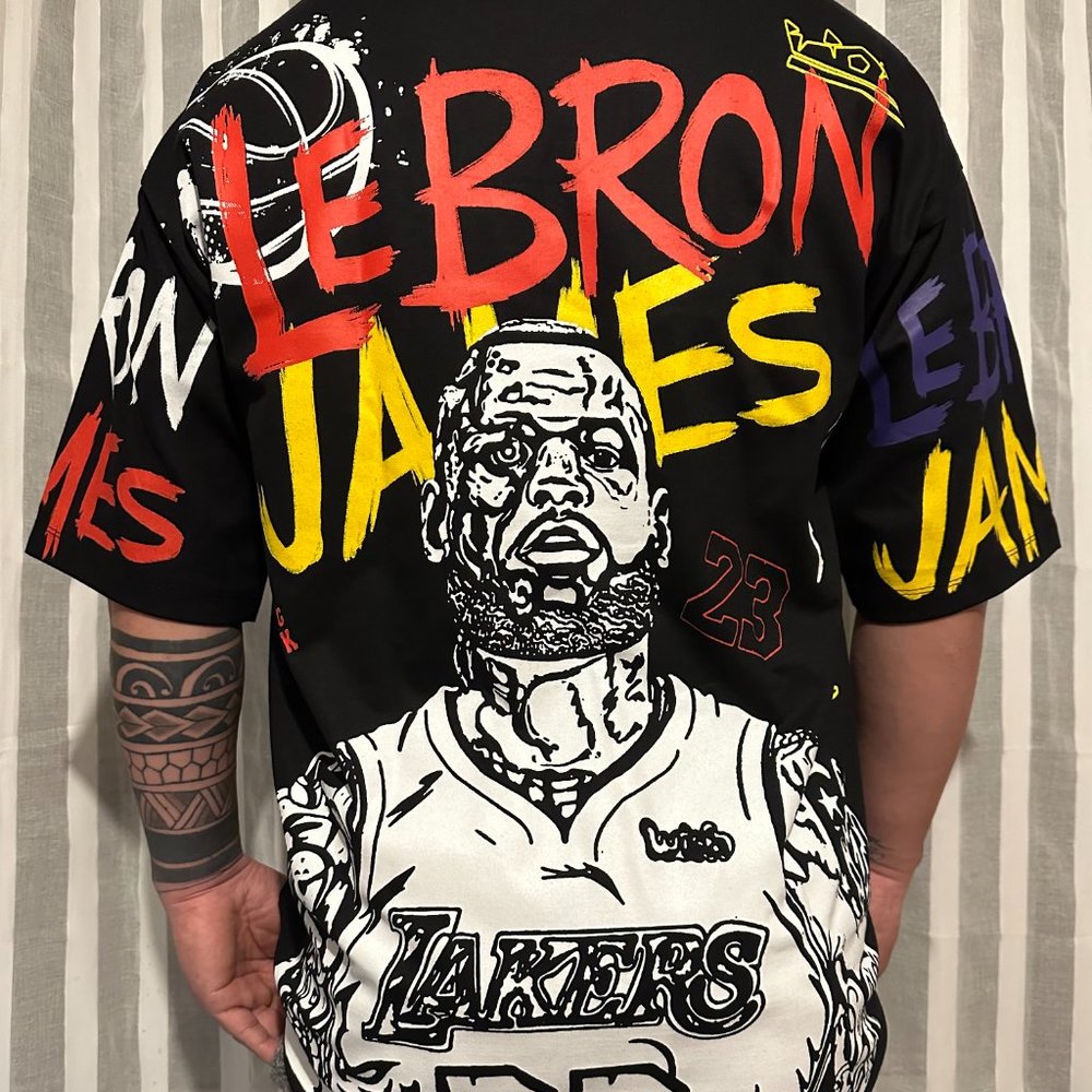 LEBRON JAMES SHIRT SIZE LARGE - Picture 5 of 6